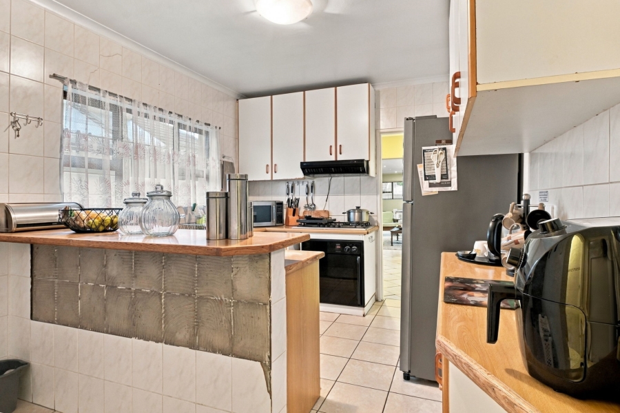 3 Bedroom Property for Sale in Plumstead Western Cape